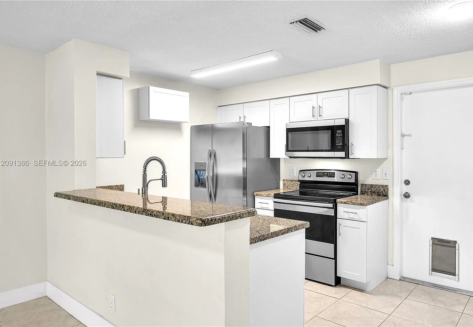 Sectors 3 & 4 Boundary Pl — Photo 3