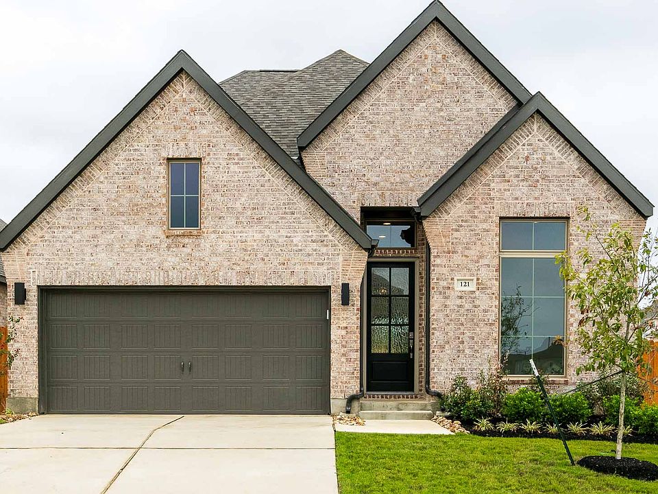 1st image of 121 Plant Ln