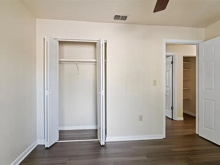 2635 SW 35th Pl #301 — Photo 20