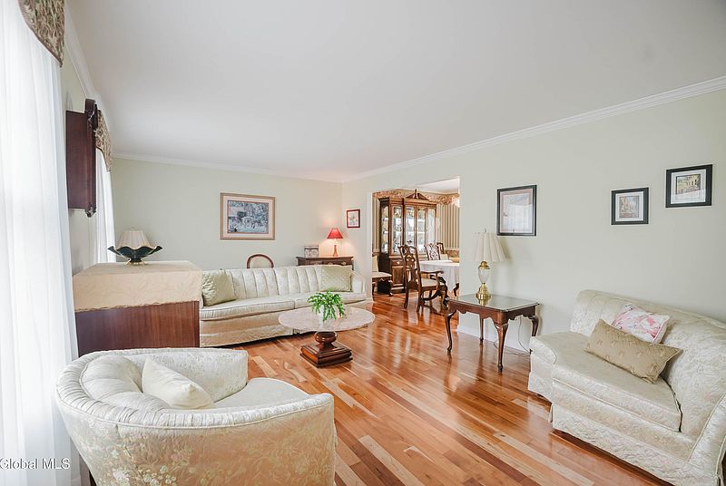 4th image of 98 Miller Road