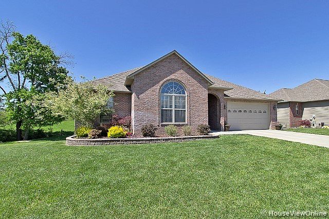 1st image of 450 Briar Crest Dr