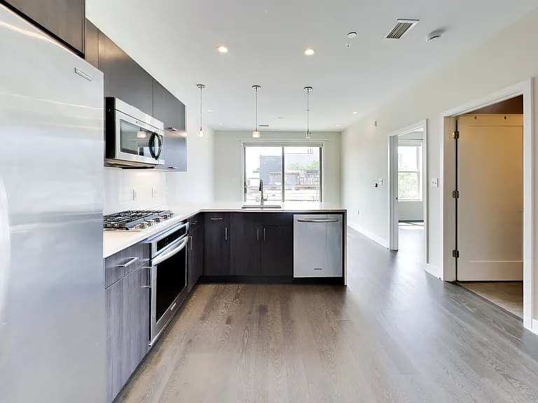 1350 Maryland Ave NE #316 — Photo 3