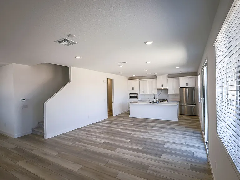 3068 W Orco Ln — Photo 8