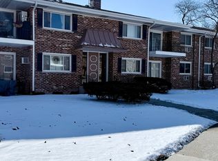 37 N Main St APT 40, Glen Ellyn, IL 60137