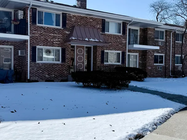 37 N Main St APT 40, Glen Ellyn, IL 60137