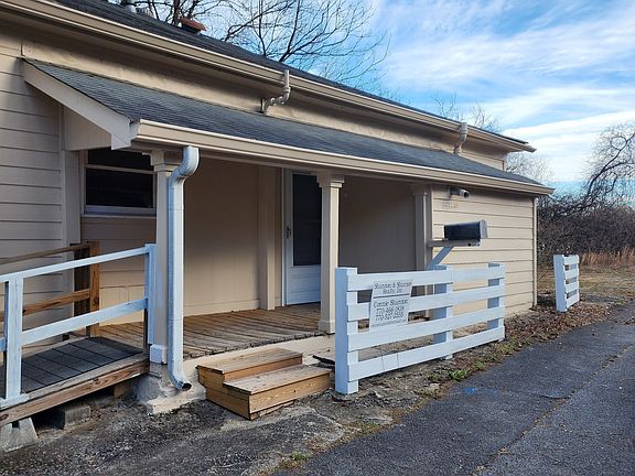 2nd image of 200 Cave Spring St SW