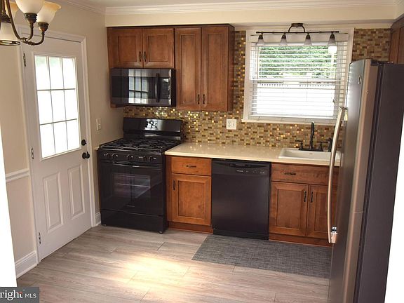 4th image of 1354 Sudvale Rd