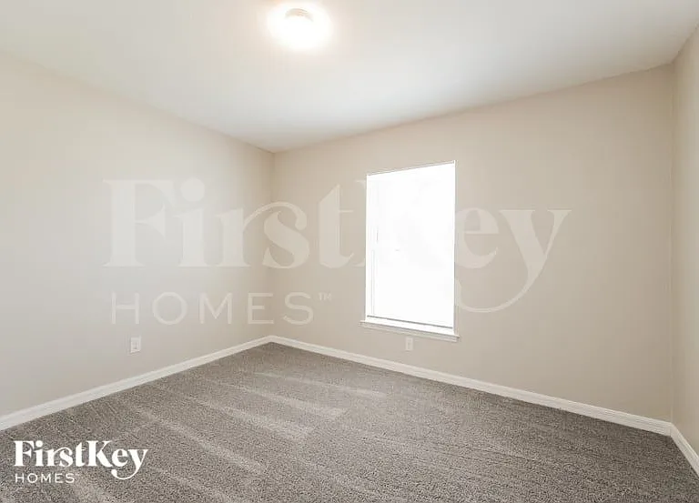 2808 NE 2nd Pl — Photo 11