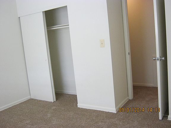 5th image of 16 Montrose Manor Ct APT D