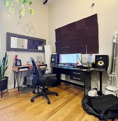 Rented by EXR | media 3