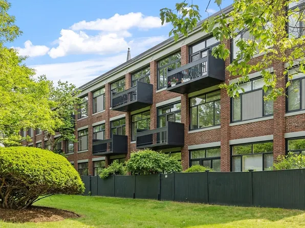 100 Keyes Rd APT 310, Concord, MA 01742