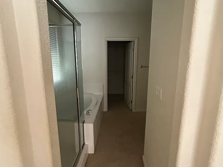 5662 Oakwood Dr — Photo 2