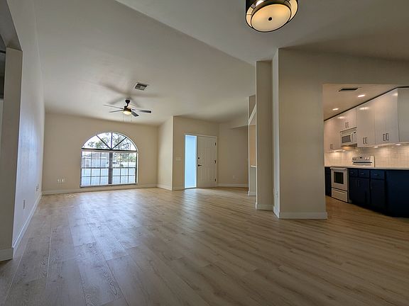 2nd image of 10621 Woodchuck Ln