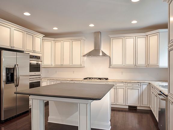 FERNWOOD MODEL HOME KITCHEN