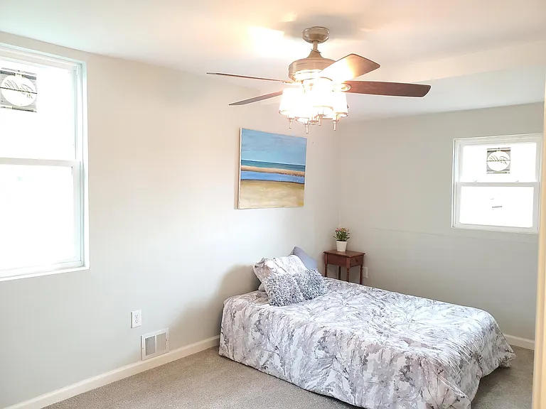 8033 Edgewater Ave — Photo 17