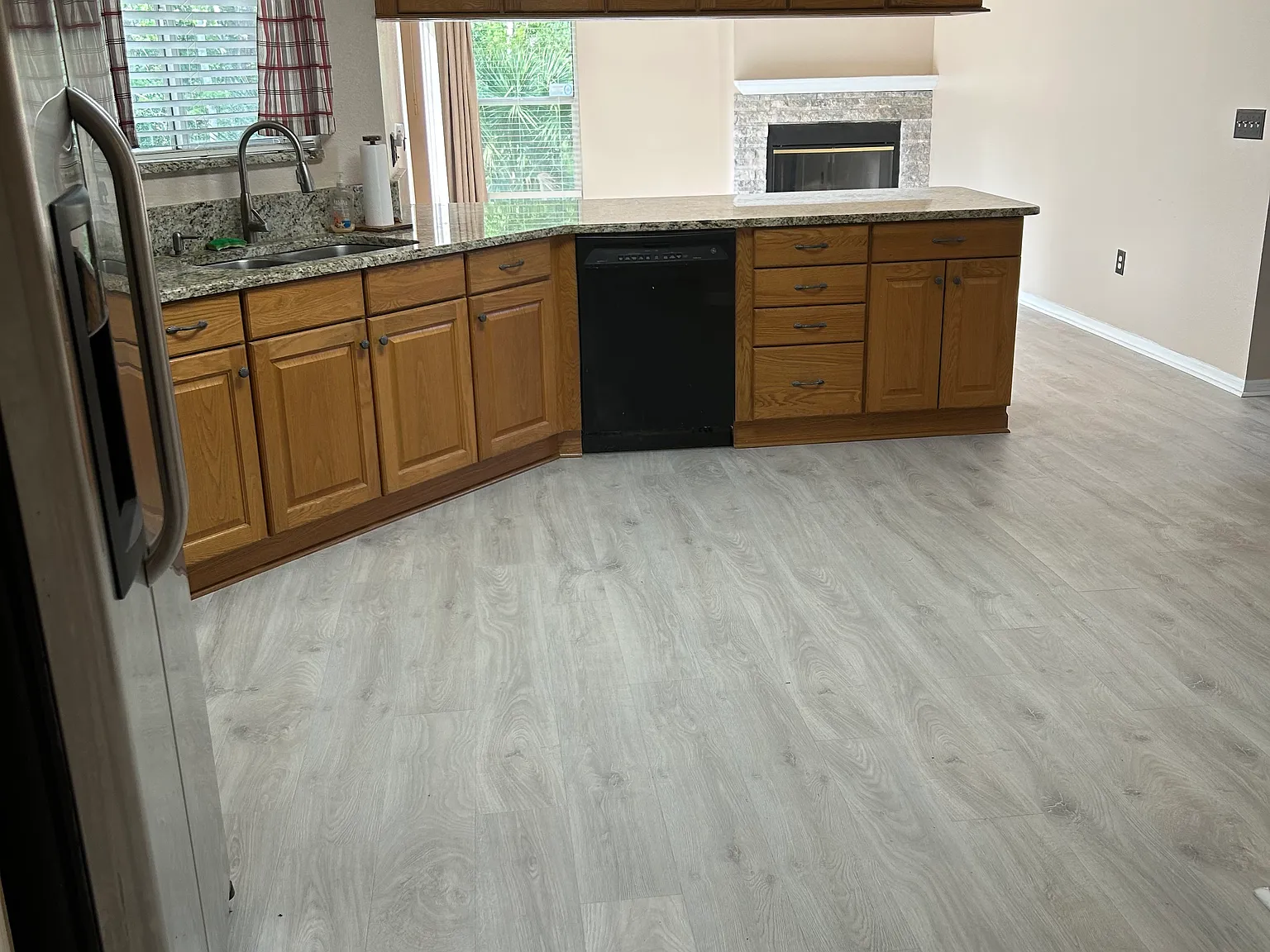 3 bed, 1710 sqft, $2,450 — Photo 4