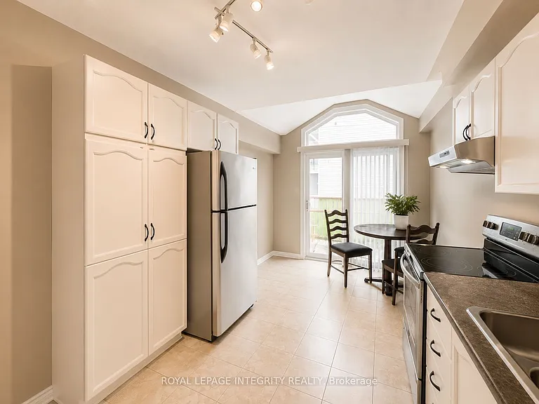12 Kimbolton Cres — Photo 12