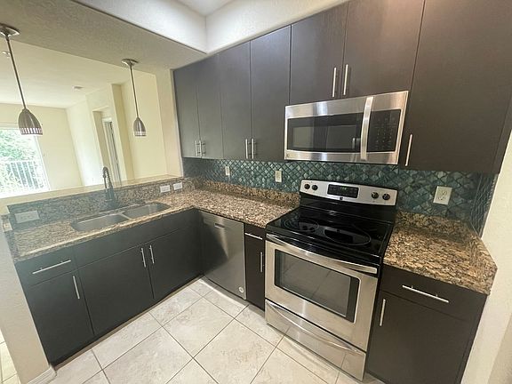 4th image of 13160 Bella Casa Cir APT 2110