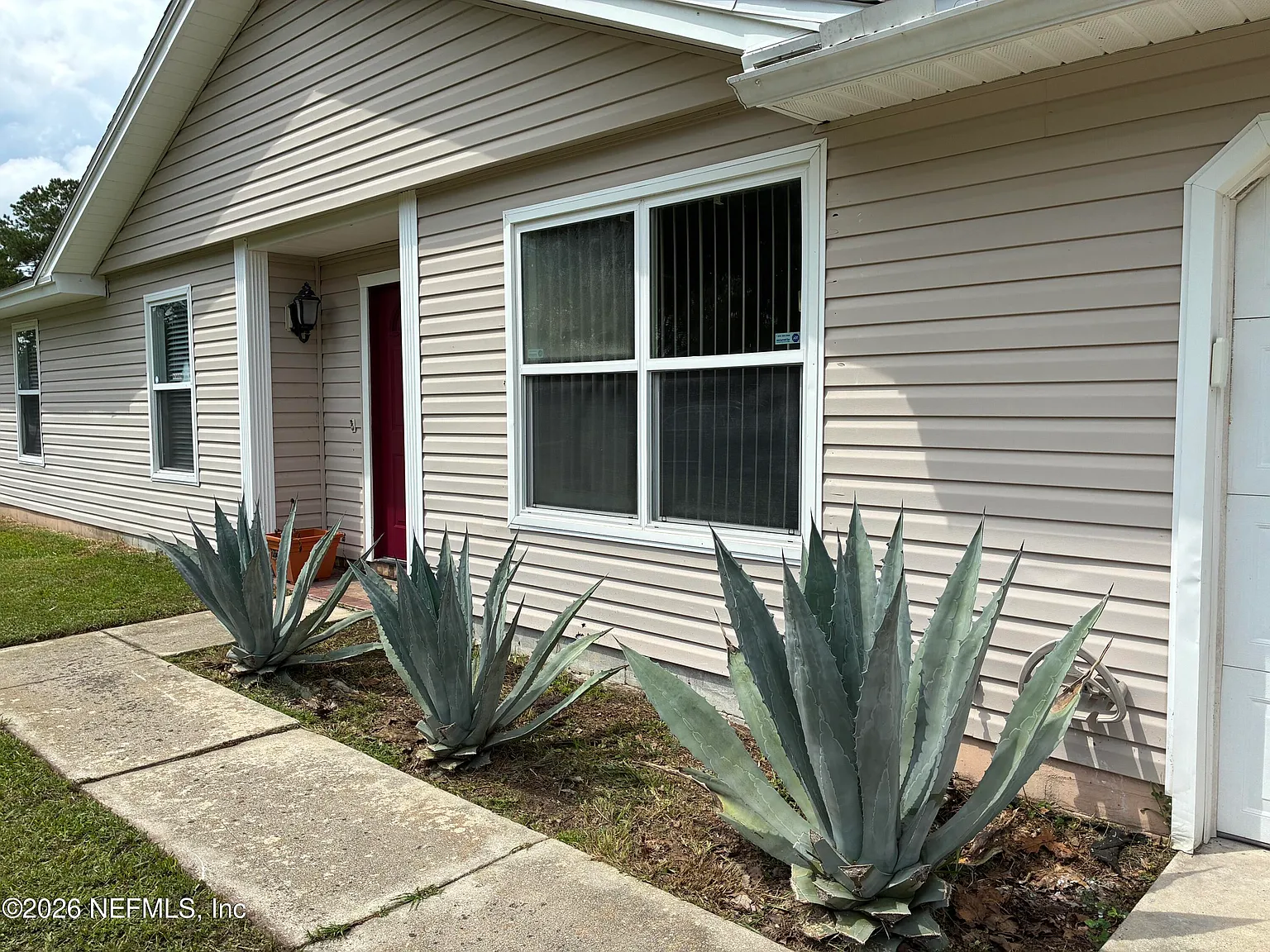 3 bed, 2.0 bath, 1422 sqft, $1,990 — Photo 4