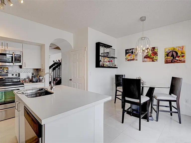 8535 SW 152nd Ave #204 — Photo 7