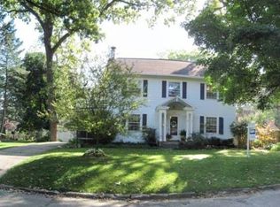 352 Garden Dr SE, Cedar Rapids, IA 52403