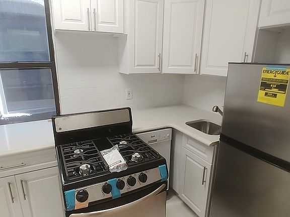 2nd image of 115 Essex St APT 6B