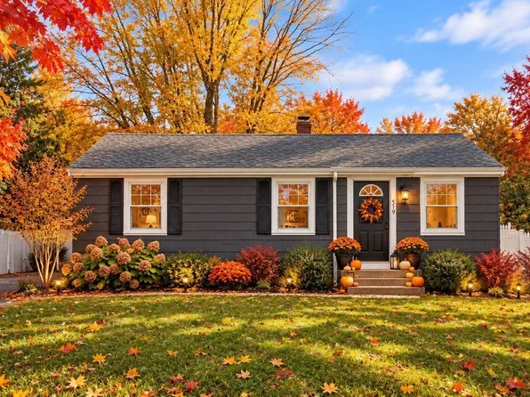519 Turnpike St, South Easton, MA 02375