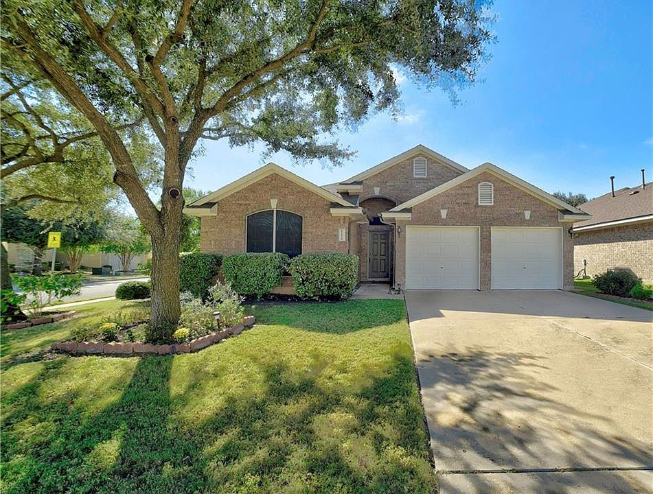 1st image of 2723 Silver Spur Ln
