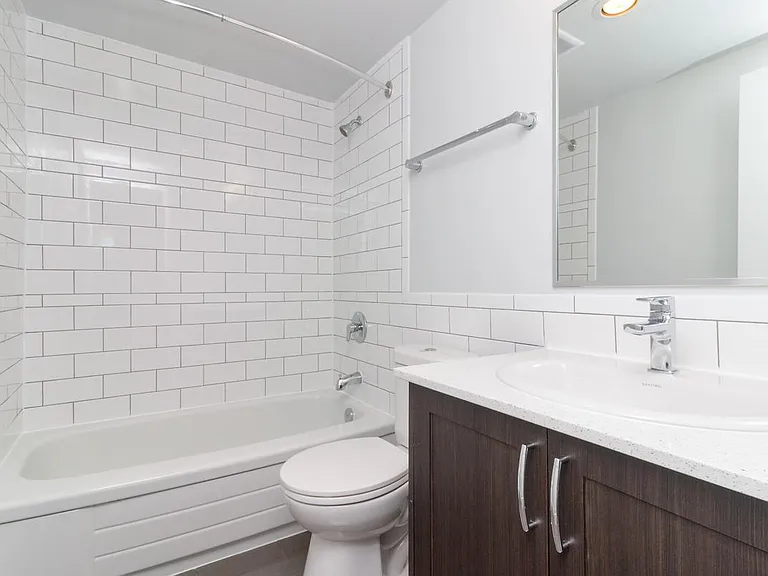 1017 Queens Ave #306 — Photo 17
