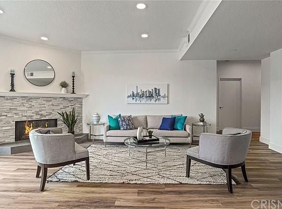 4th image of 14115 Moorpark St APT 107