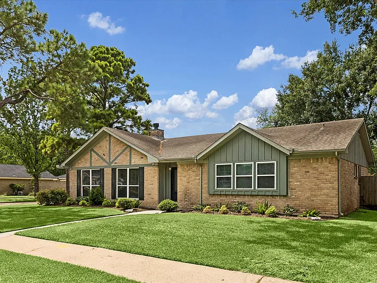 12322 Nova Ct — Photo 6