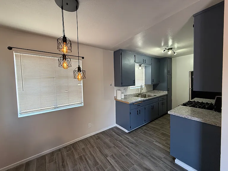 N Palm Ave — Photo 16