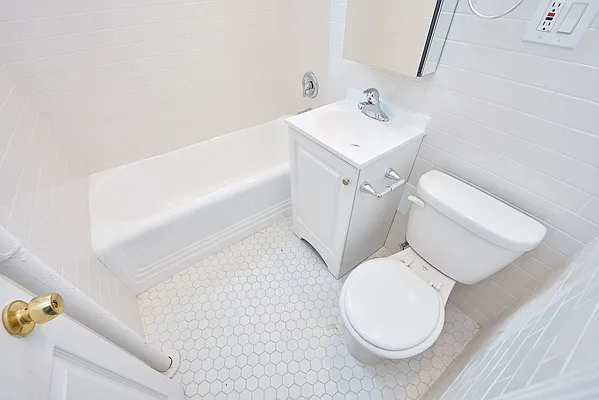 Rented by One Eleven Residential, Inc. | media 36