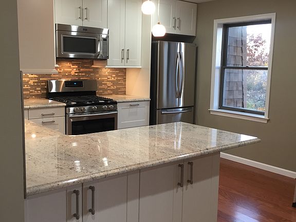 2nd image of 700 Schuyler Ave #2033