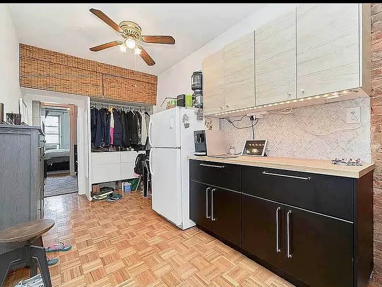621 W 51st St #1W — Photo 1