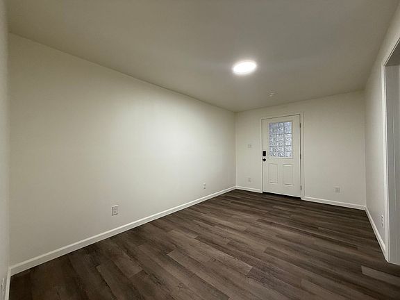 5th image of 107 Charles St APT 1