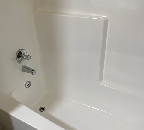 2nd image of 5762 Fullerton Ave APT 9