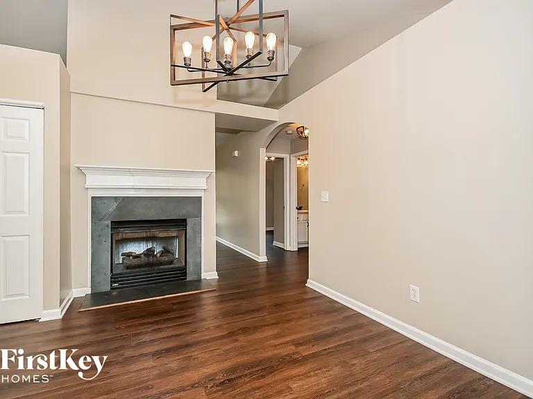 2033 Greenhill Pass — Photo 4