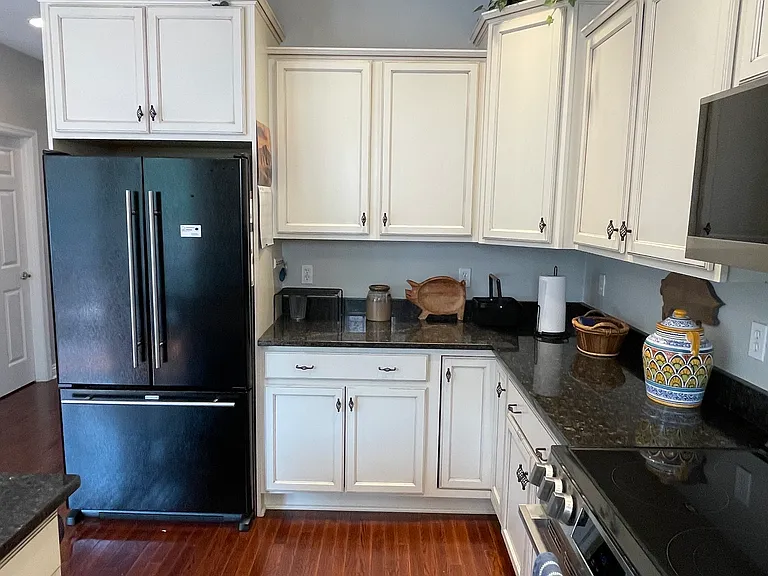 574 E Vanderbilt Dr — Photo 8