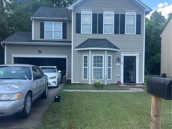 713 Woodlake Dr, Greensboro, NC 27406