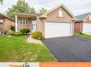 22 Madison Ct E, Welland, ON L3C7G3