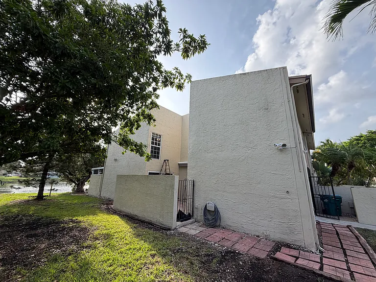 14279 Kendale Lakes Cir — Photo 3