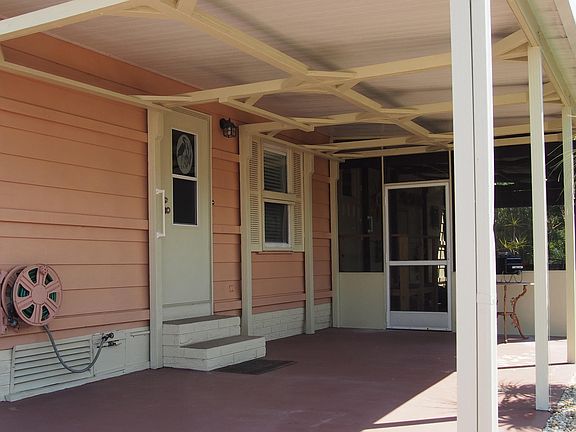 3rd image of 8621 Florence Dr