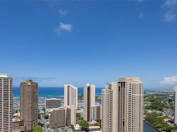 400 Hobron Ln APT 2412, Honolulu, HI 96815