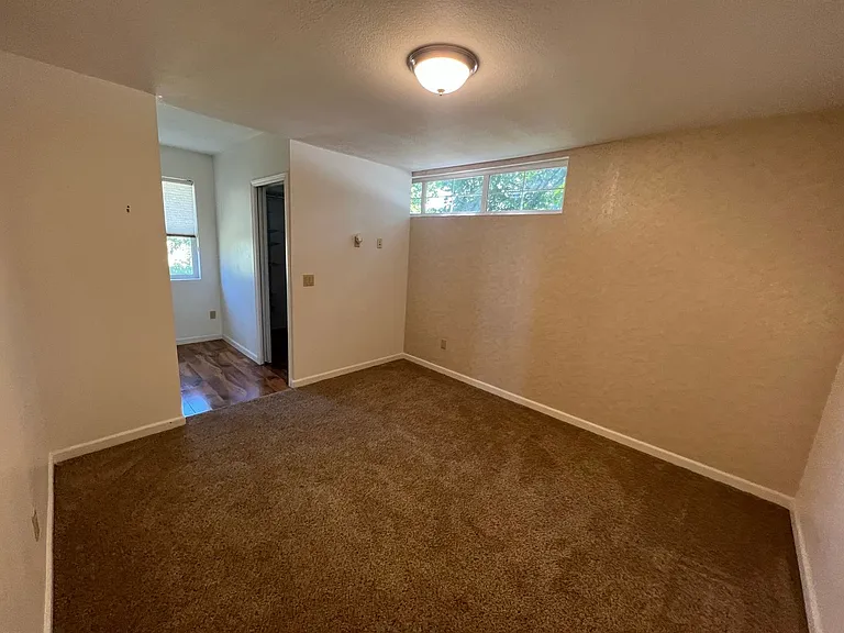 1827 E 12th Ave — Photo 11