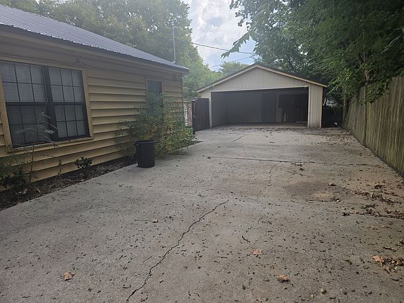 4th image of 1352 Shamrock Dr