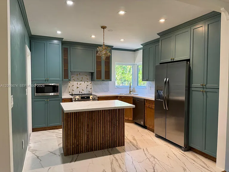 431 Candia Ave — Photo 9