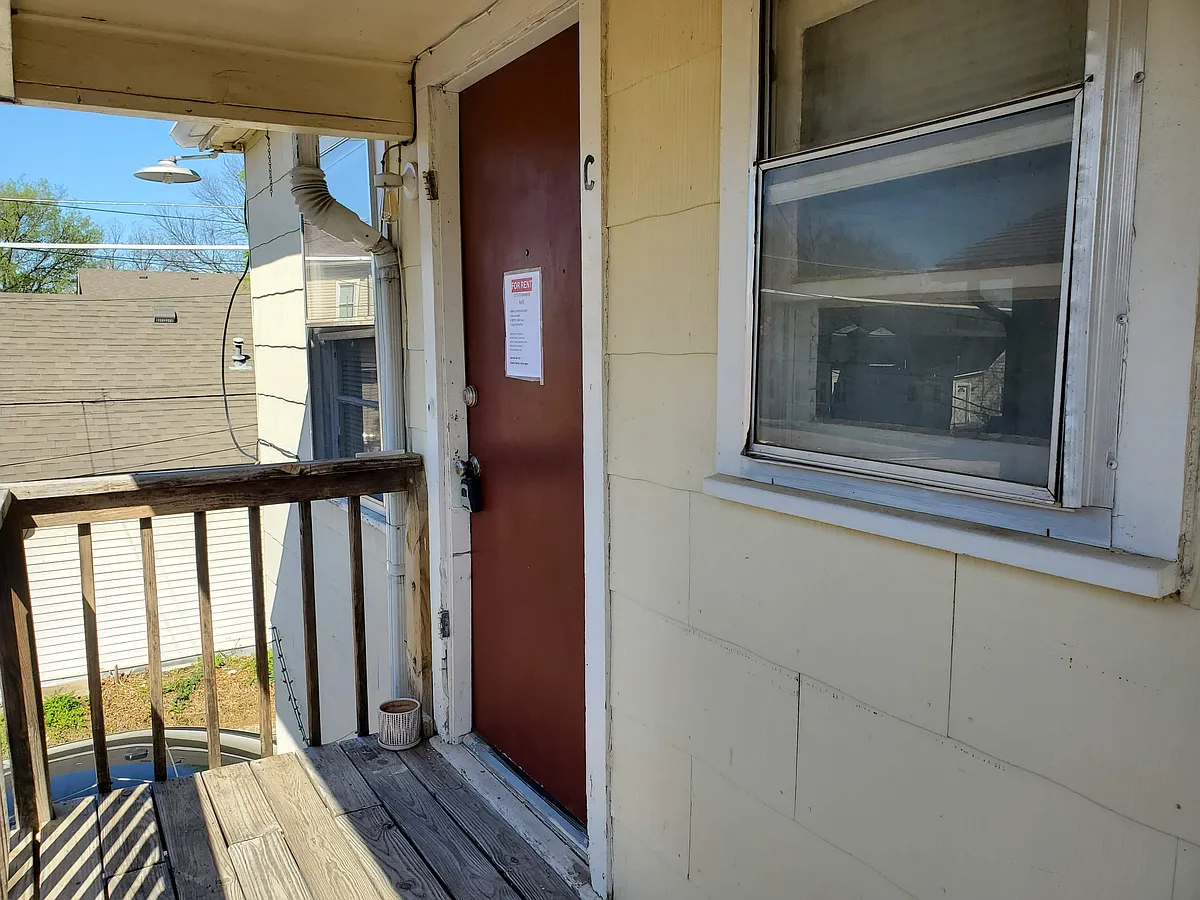 Apartment C - 1217 1/2 S Johnstone Pl #C