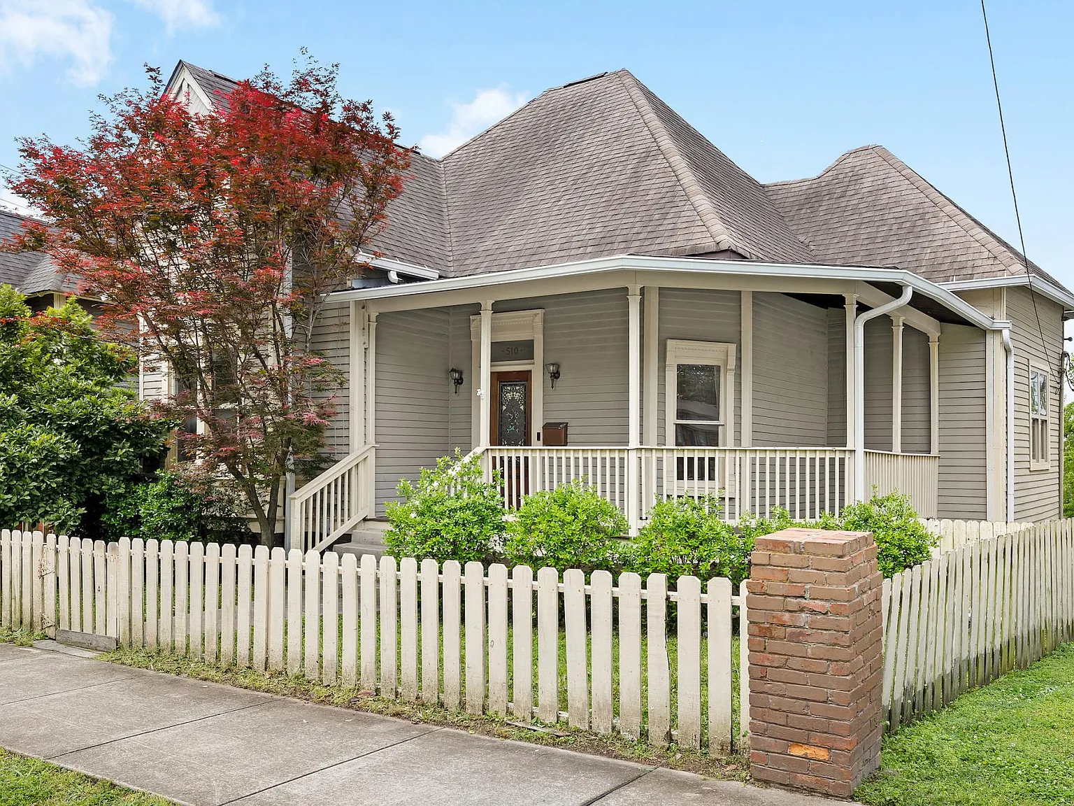 4 bed, 2776 sqft, $4,800 — Photo 3