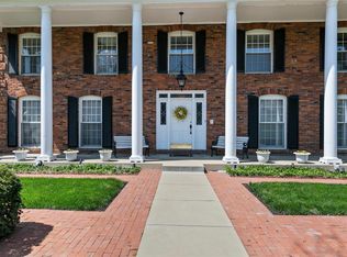 10421 Starhill Acres Dr, Saint Louis, MO 63128